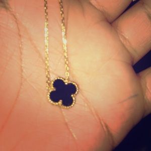 Van cleef and arpels golden necklace